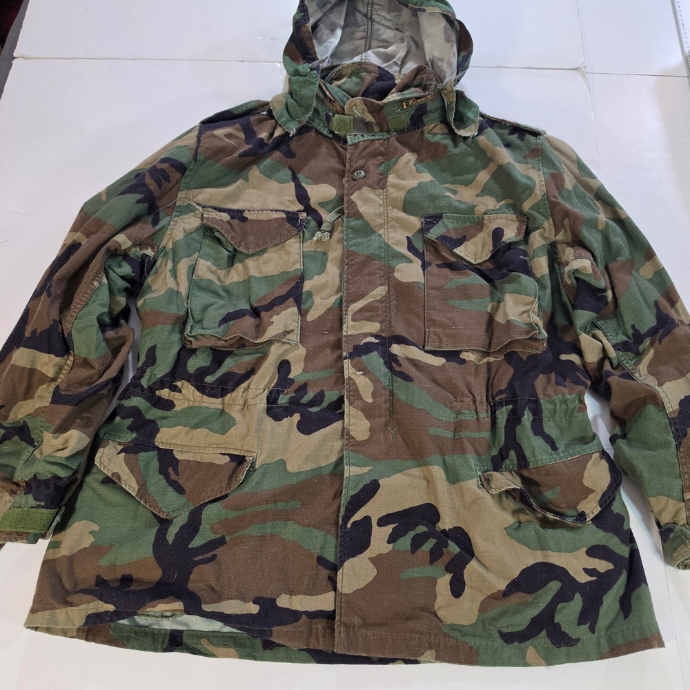 Vtg 1982 US Military Alpha Industries M-65 Field Coat Woodland Camo Jacket Large